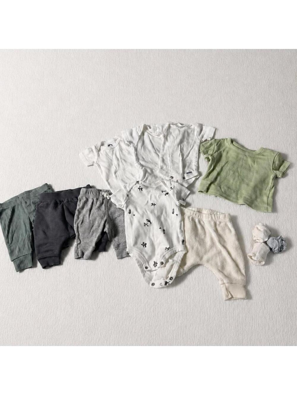 Baby boy clothes bundle - Picture 2 of 2